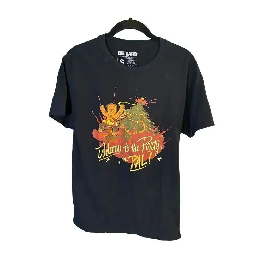 Loot crate exclusive, diehard gingerbread Christmas T-shirt, black med